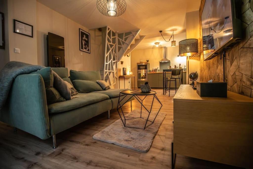 La Sublime Love House Briey Bagian luar foto